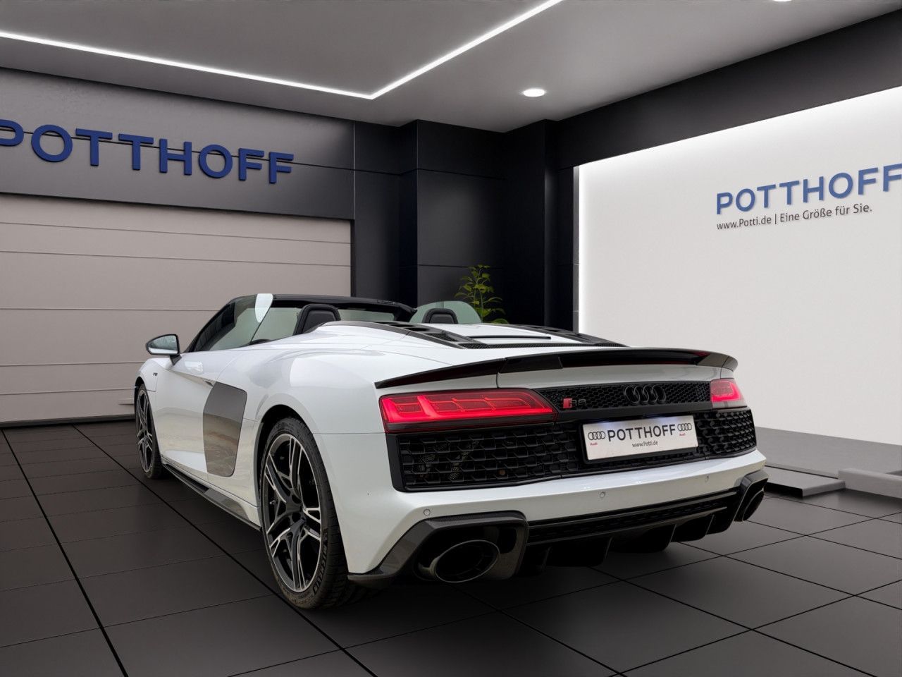 Audi R8 Spyder V10 Q PERFORMANCE NAVI+ KAMERA B&O LED