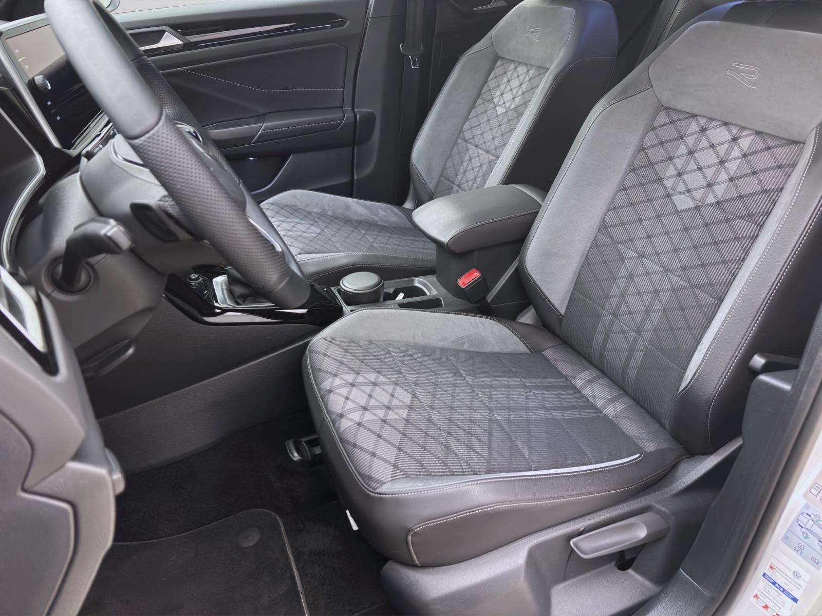 Volkswagen T-Roc 1.5 TSI DSG R-LINE AHK NAVI LED+ KAMERA