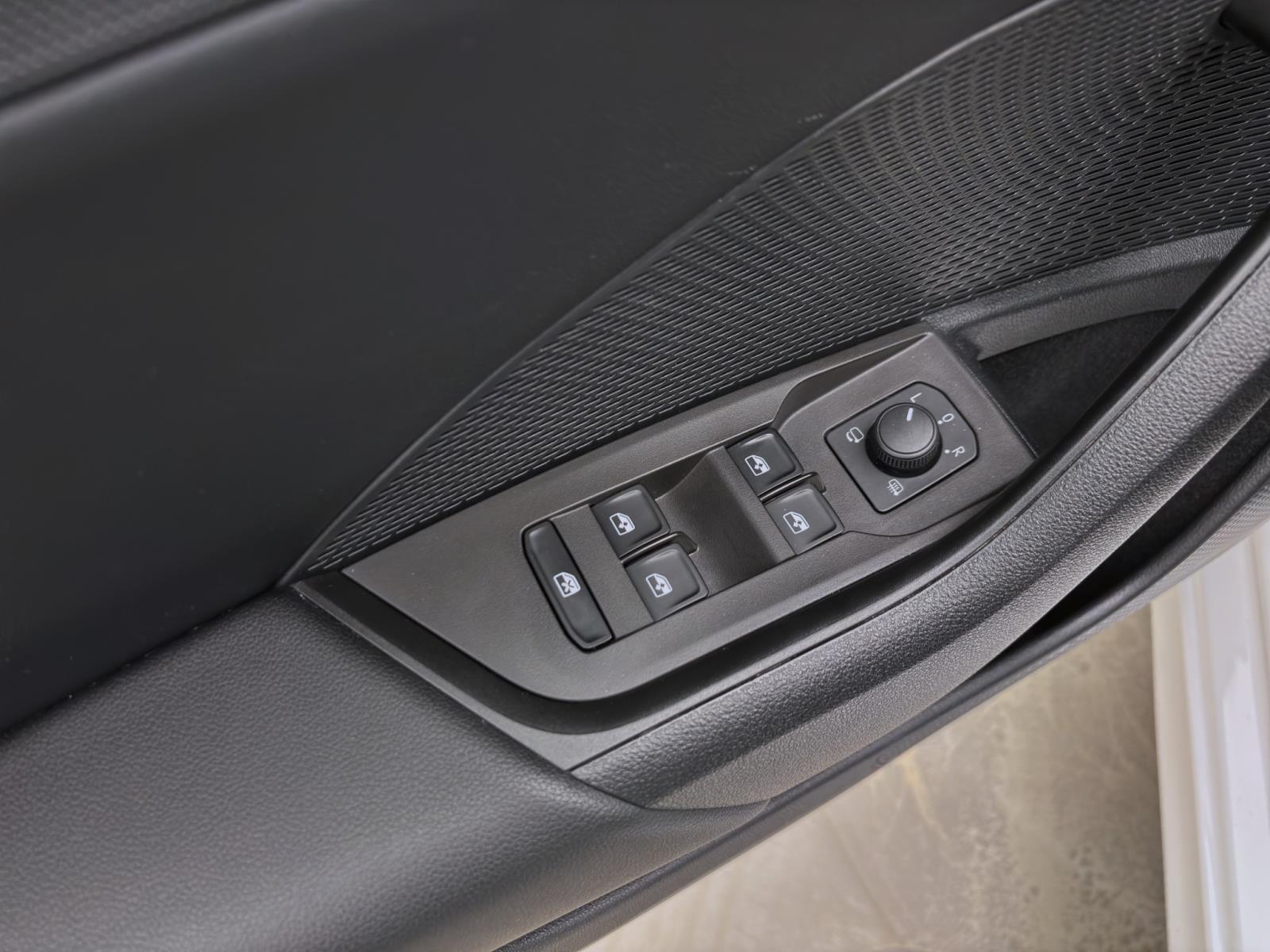 Skoda Octavia Combi 2.0 TDI DSG STYLE HuD STDHZG AHK