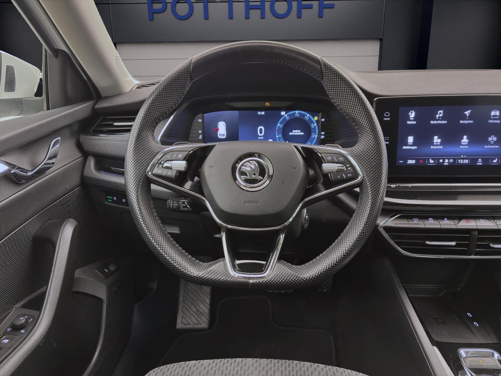 Skoda Octavia Combi 2.0 TDI DSG STYLE HuD PANO STDHZG AHK