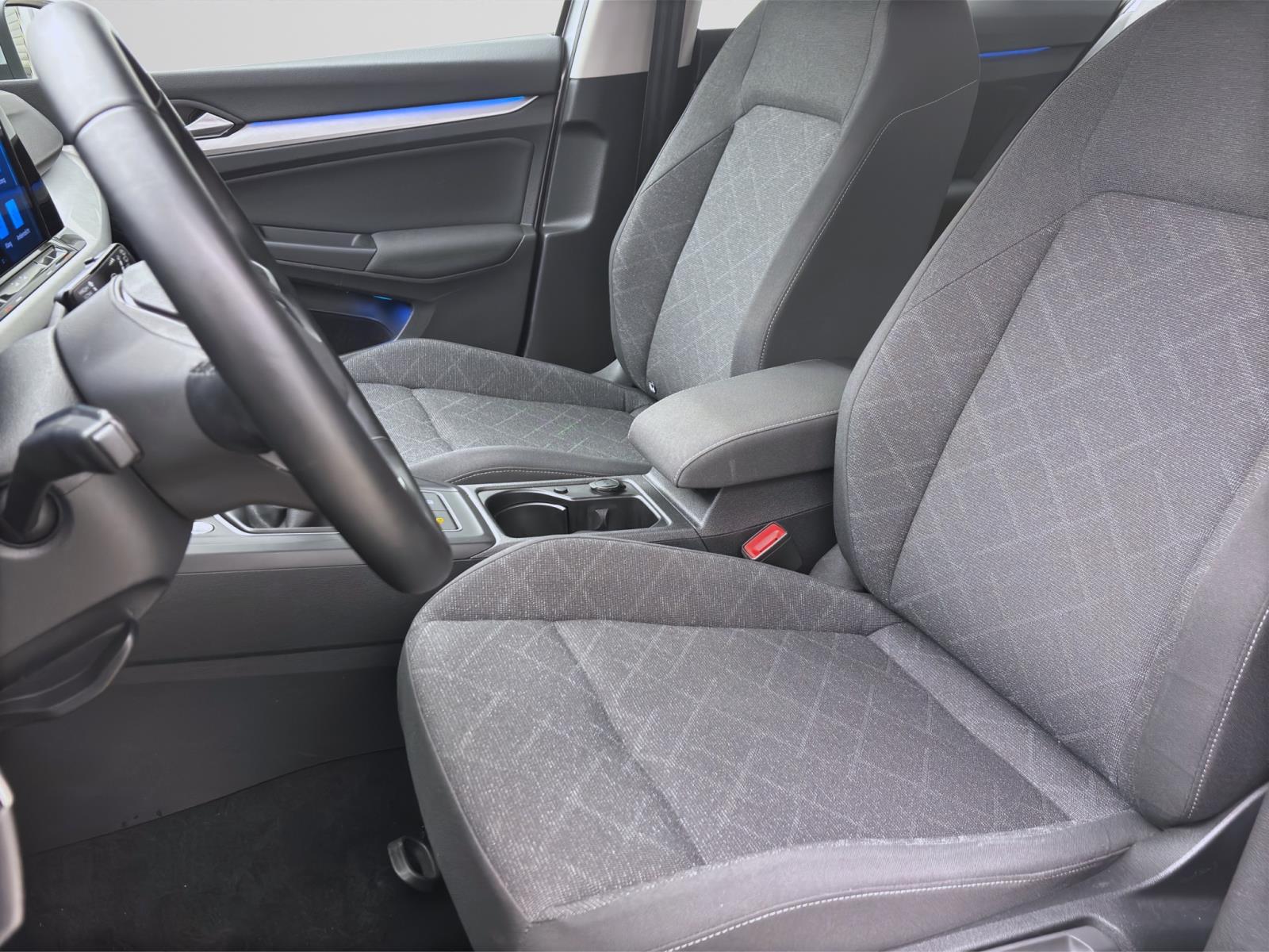 Volkswagen Golf 2.0 TDI LIFE NAVI PDC SITZHZG KLIMA