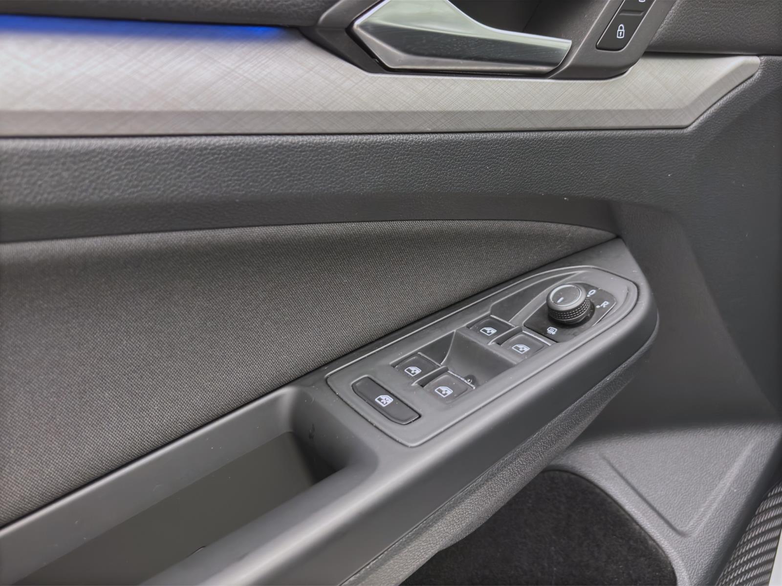 Volkswagen Golf 2.0 TDI LIFE NAVI PDC SITZHZG KLIMA