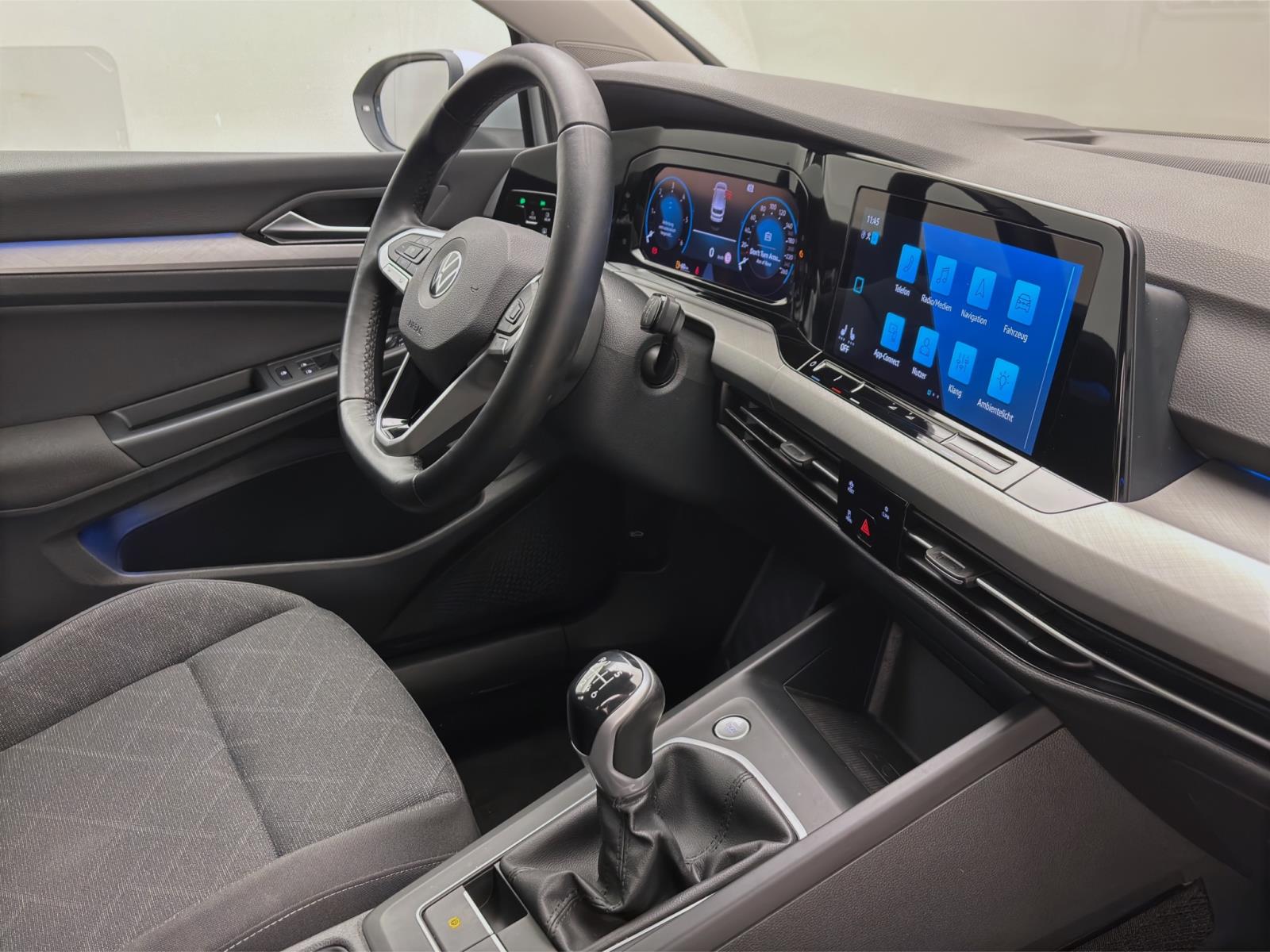Volkswagen Golf 2.0 TDI LIFE NAVI PDC SITZHZG KLIMA