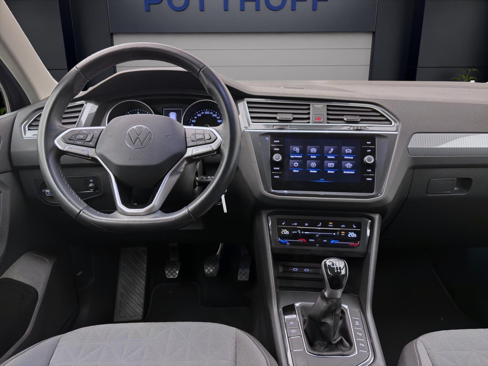 Volkswagen Tiguan 1.5 TSI LIFE AHK KAMERA NAVI APP