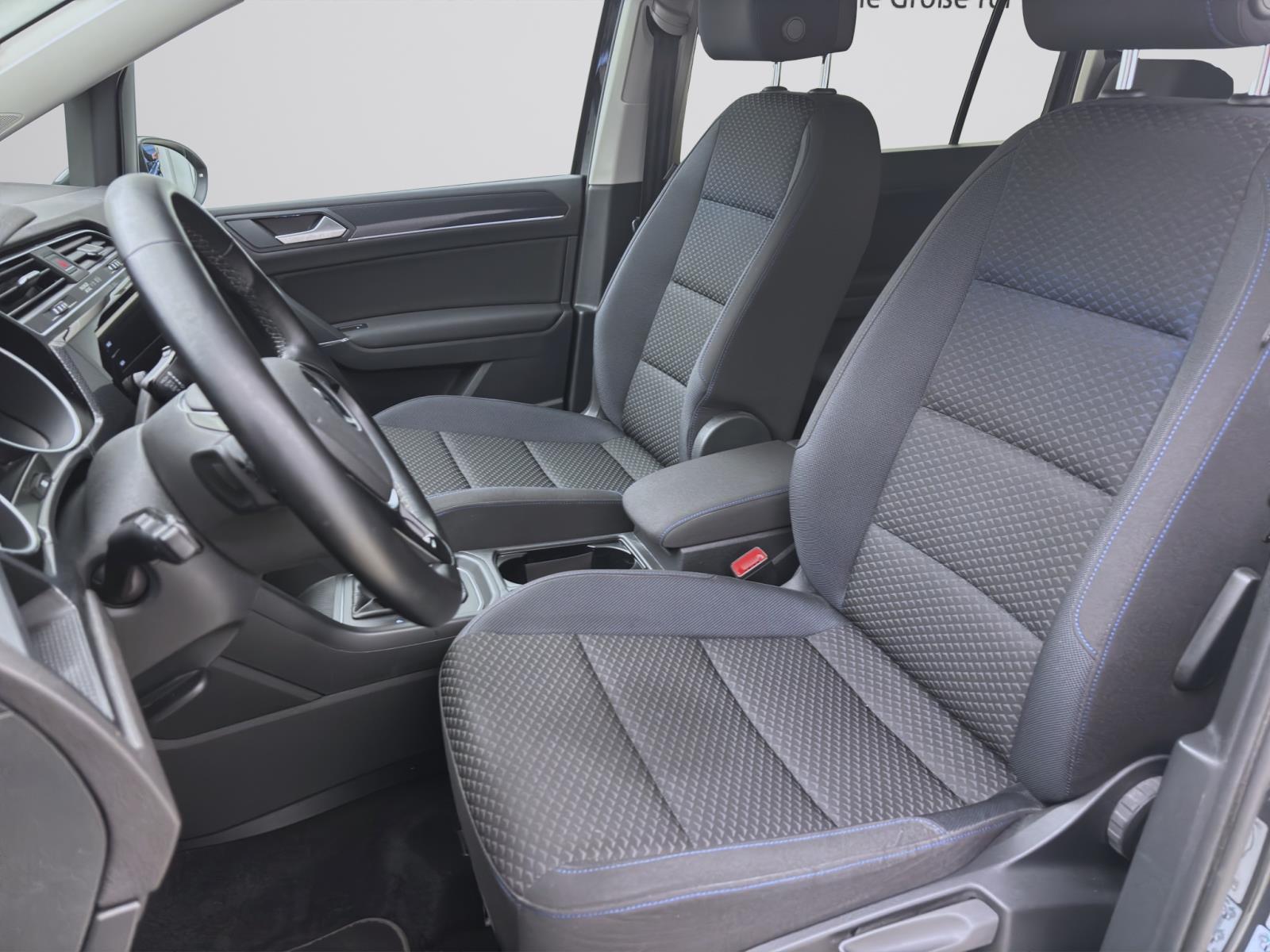 Volkswagen Touran 1.5 TSI DSG UNITED NAVI PDC KLIMA LM16