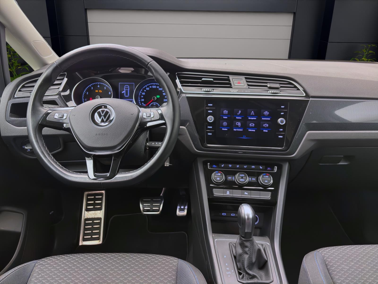 Volkswagen Touran 1.5 TSI DSG UNITED NAVI PDC KLIMA LM16