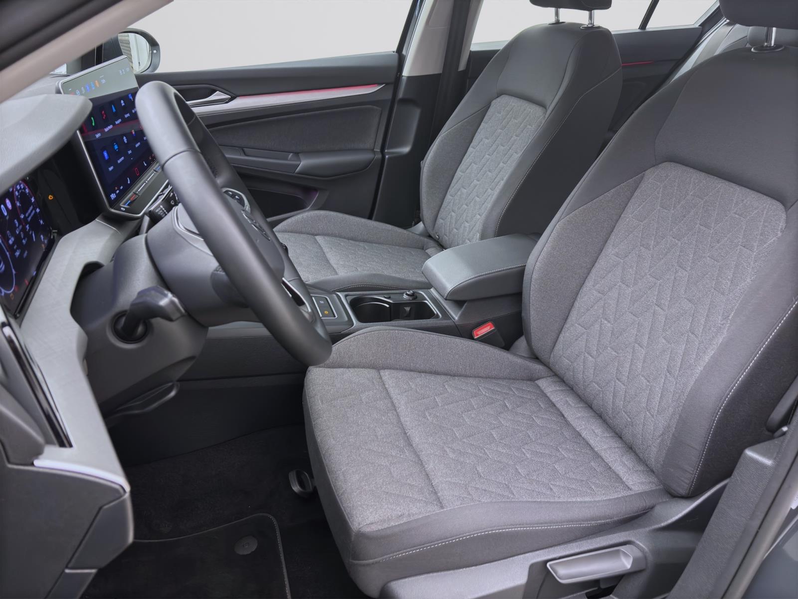Volkswagen Golf 1.5 TSI LIFE NAVI AHK KLIMA PDC
