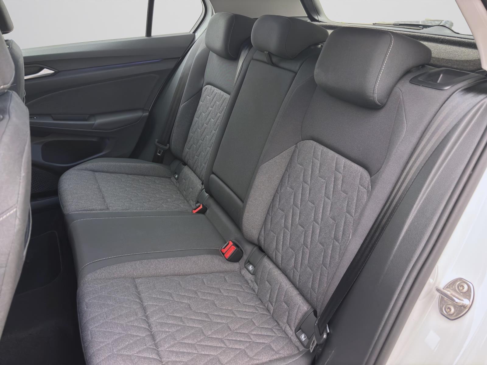 Volkswagen Golf 1.5 TSI LIFE NAVI AHK KLIMA PSC