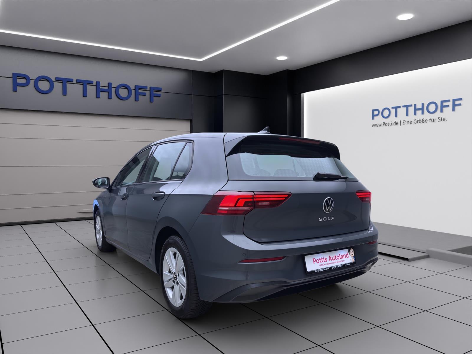 Volkswagen Golf 1.5 TSI LIFE AHK NAVI SITZHZG GRA