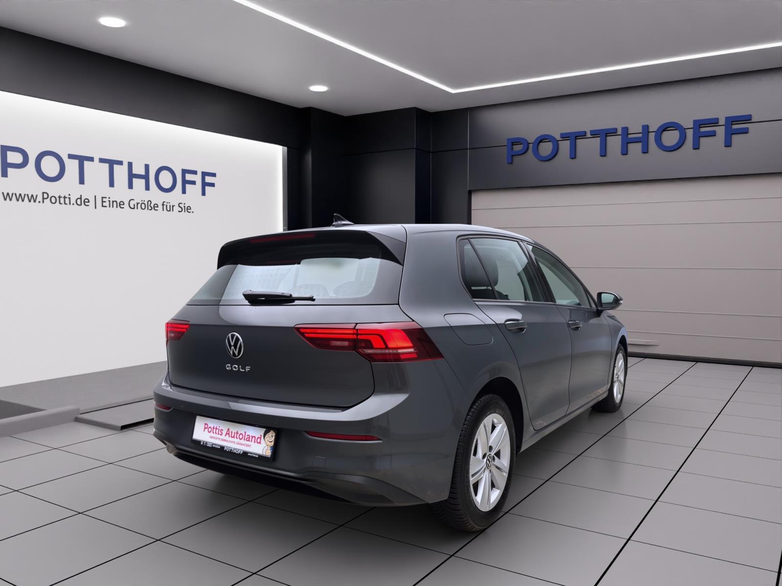 Volkswagen Golf 1.5 TSI LIFE AHK NAVI SITZHZG GRA