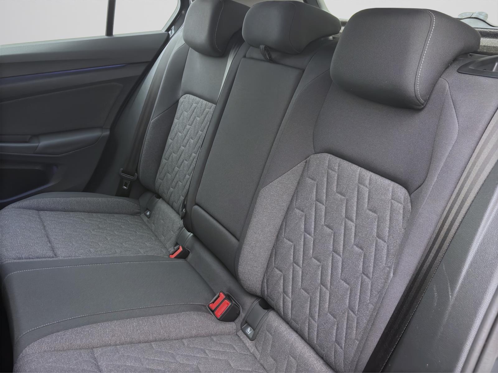 Volkswagen Golf 1.5 TSI LIFE AHK NAVI SITZHZG GRA