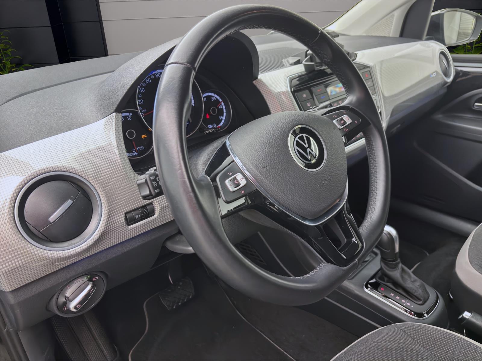 Volkswagen e-up! MAX CCS KAMERA SITZHZG GRA PDC DAB+
