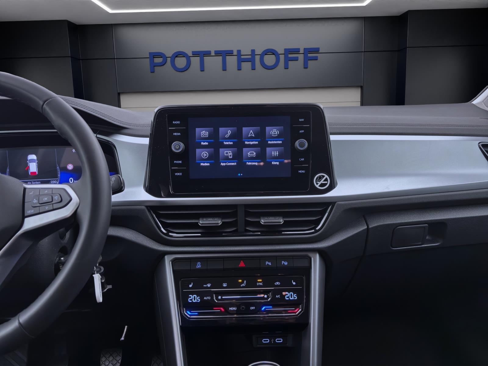 Volkswagen T-Roc 1.0 TSI LIFE NAVI LED PDC LM16