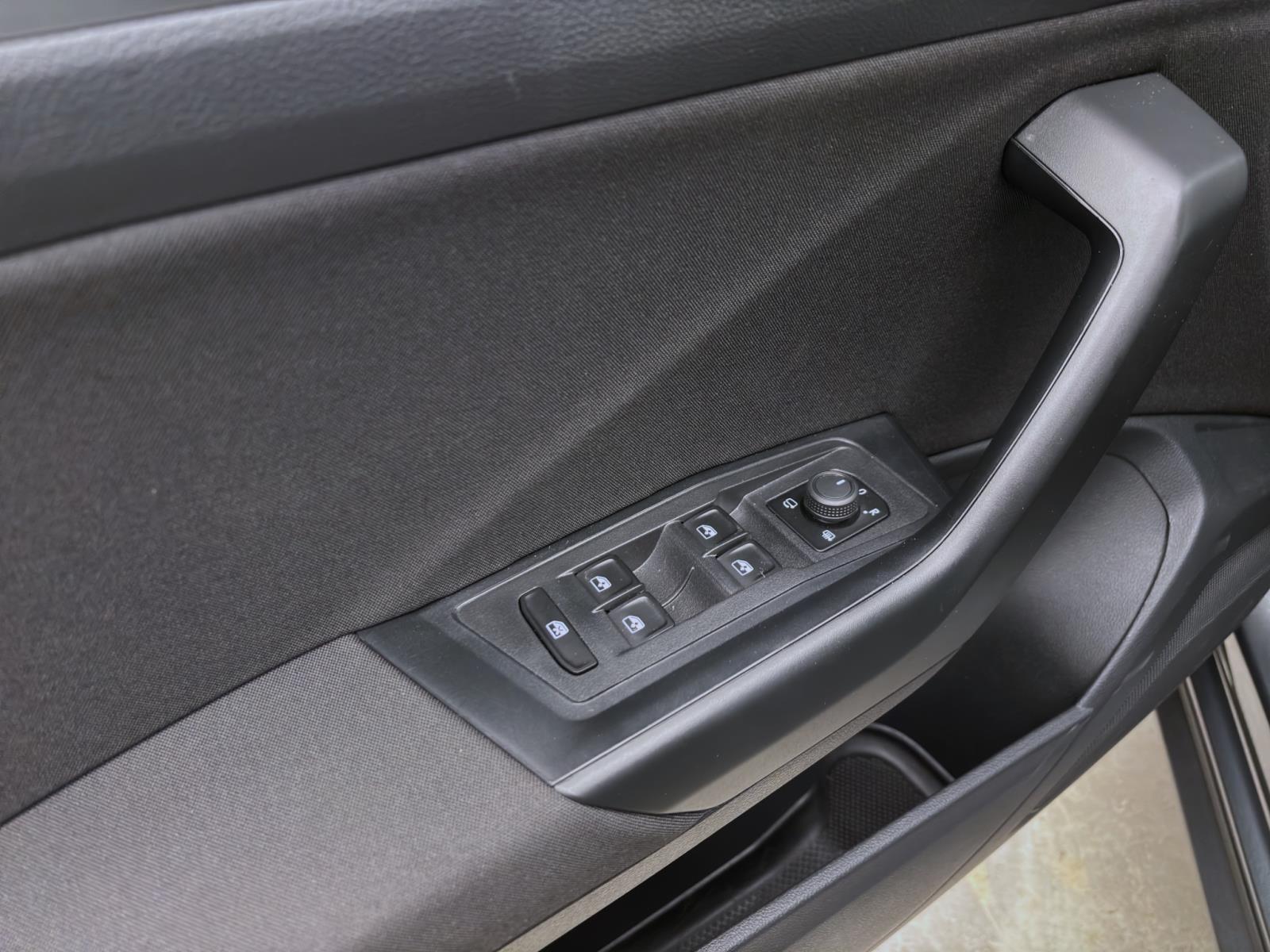 Volkswagen T-Roc 1.0 TSI LIFE NAVI KLIMA PDC LED