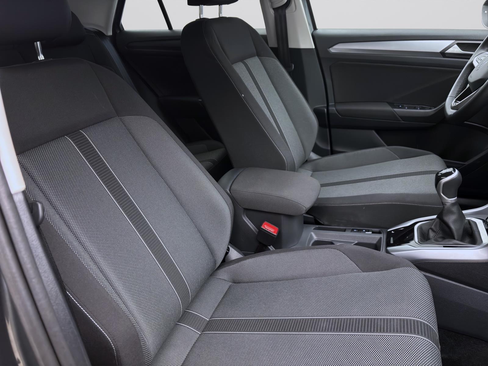 Volkswagen T-Roc 1.0 TSI LIFE NAVI KLIMA PDC LED