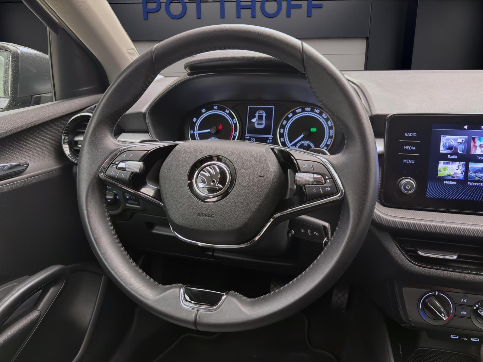 Skoda Fabia 1.0 TSI AMBITION LED KAMERA DAB+ KLIMA