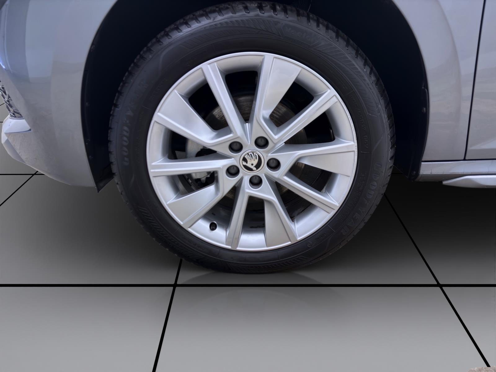 Skoda Kamiq 1.5 TSI DSG STYLE KAMERA PDC KLIMA ACC