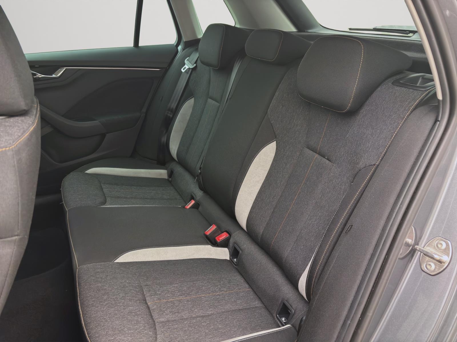 Skoda Kamiq 1.5 TSI DSG STYLE KAMERA PDC KLIMA ACC
