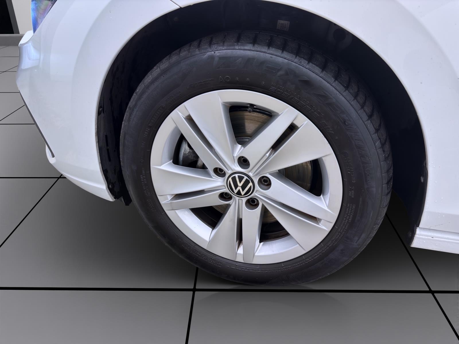 Volkswagen Golf Variant 2.0 TDI DSG LIFE NAVI ACC KAMERA LED