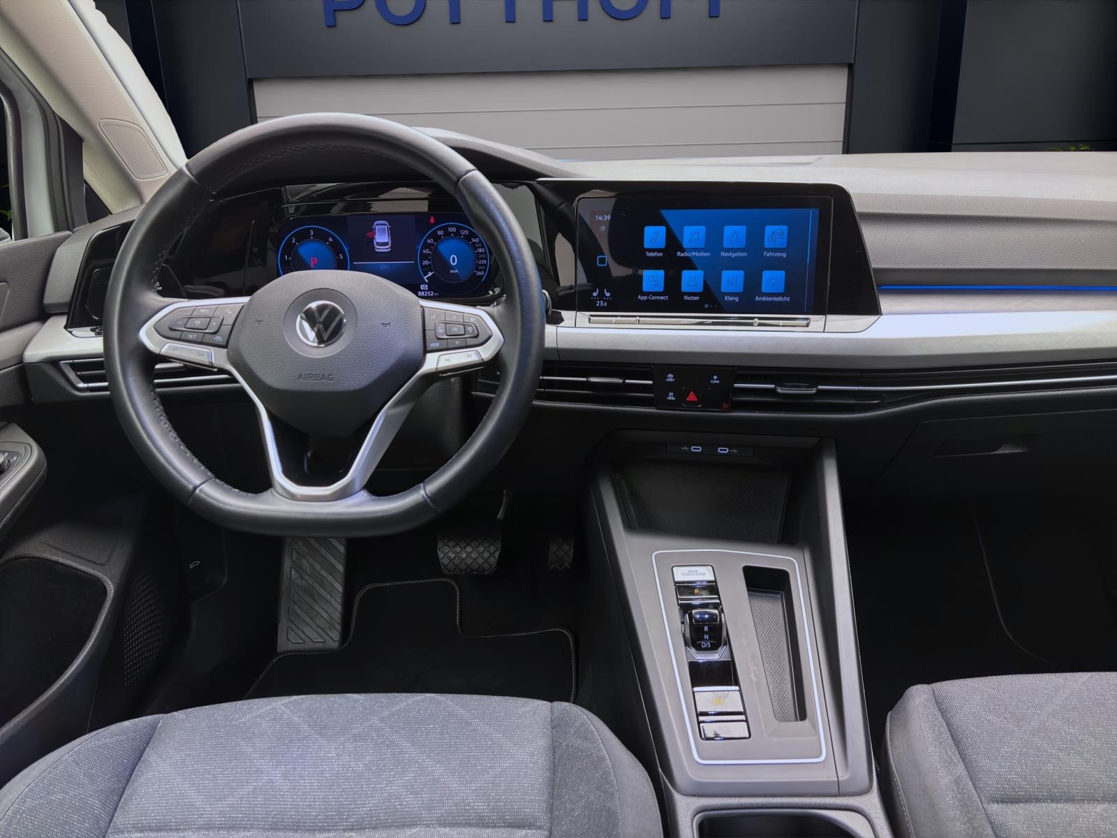 Volkswagen Golf Variant 2.0 TDI DSG LIFE NAVI ACC KAMERA LED