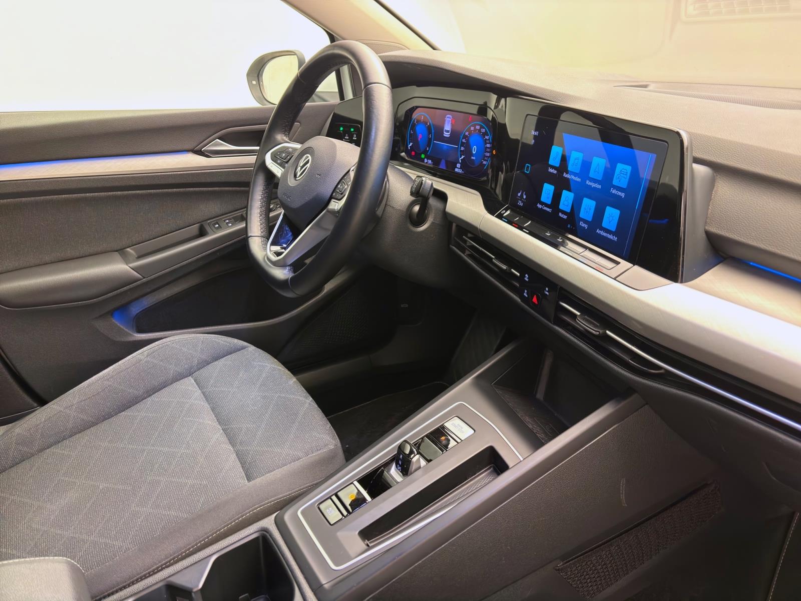 Volkswagen Golf Variant 2.0 TDI DSG LIFE NAVI ACC KAMERA LED