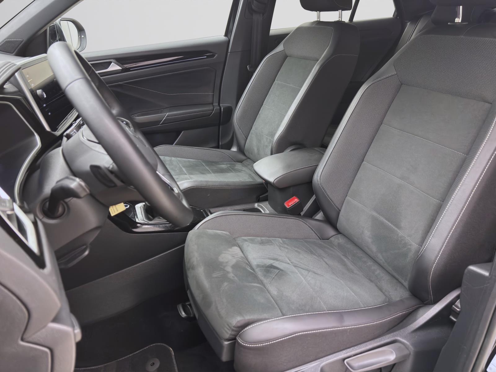 Volkswagen T-Roc 2.0 TDI DSG R-LINE NAVI AHK KAMERA PDC