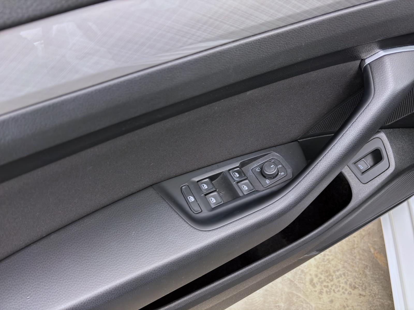 Volkswagen Passat Variant 2.0 TDI DSG BUSINESS NAVI KAMERA PDC LED