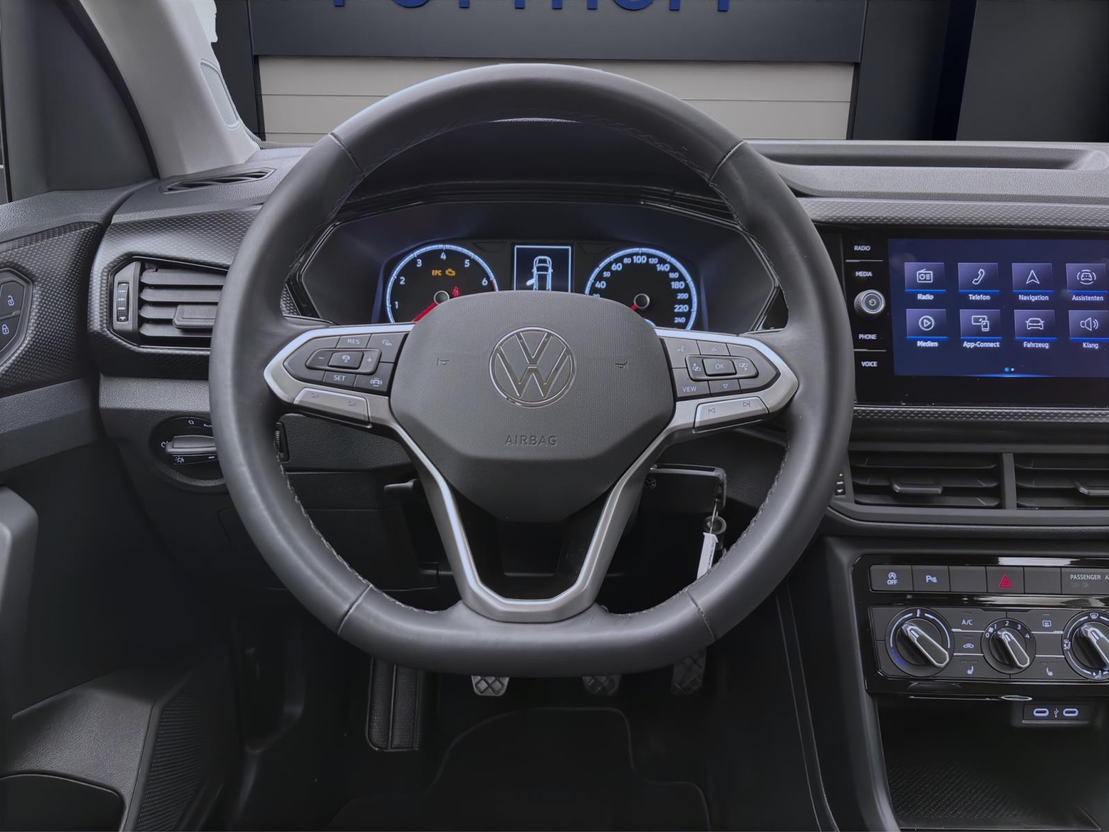 Volkswagen T-Cross 1.0 TSI LIFE SITZHZG PDC LM16 KLIMA
