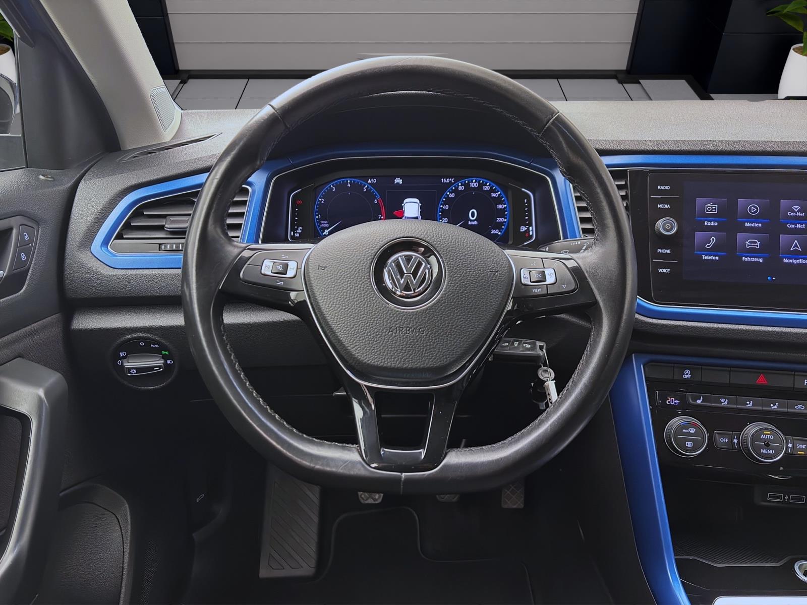 Volkswagen T-Roc 1.5 TSI STYLE NAVI PDC SITZHZG KLIMA