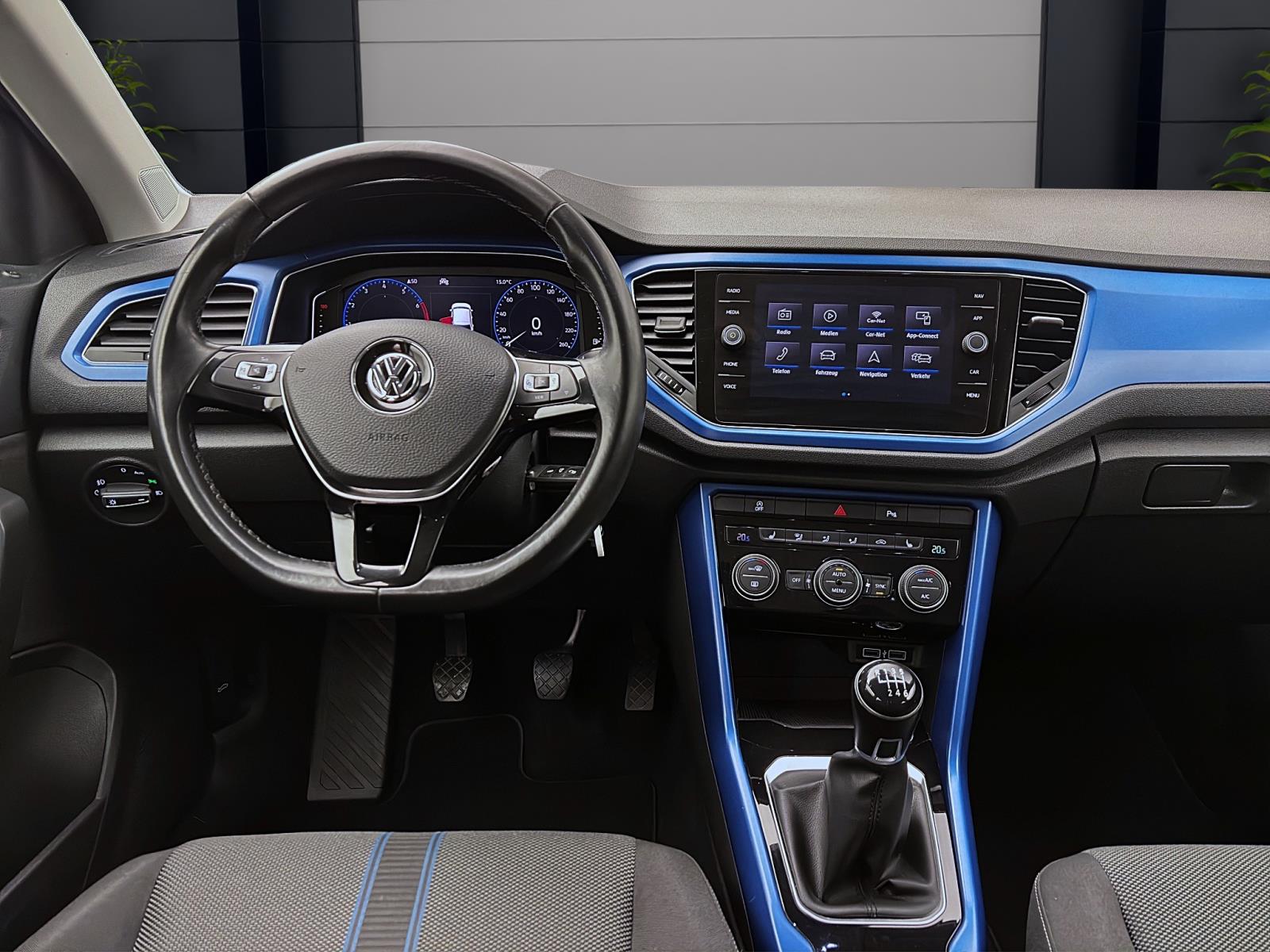 Volkswagen T-Roc 1.5 TSI STYLE NAVI PDC SITZHZG KLIMA