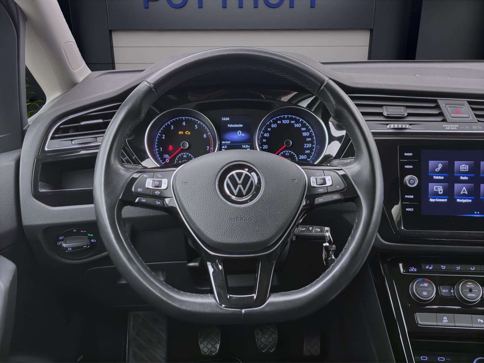 Volkswagen Touran 1.5 TSI HIGHLINE NAVI AHK KAMERA PDC