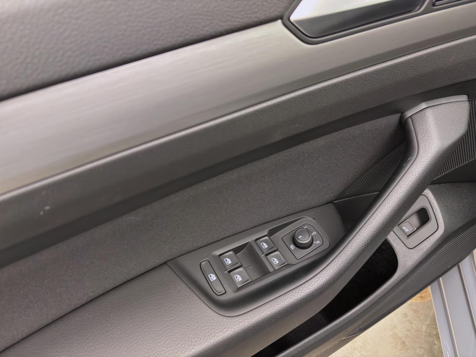 Volkswagen Passat Variant 1.5 TSI NAVI KAMERA SITZHZG PDC