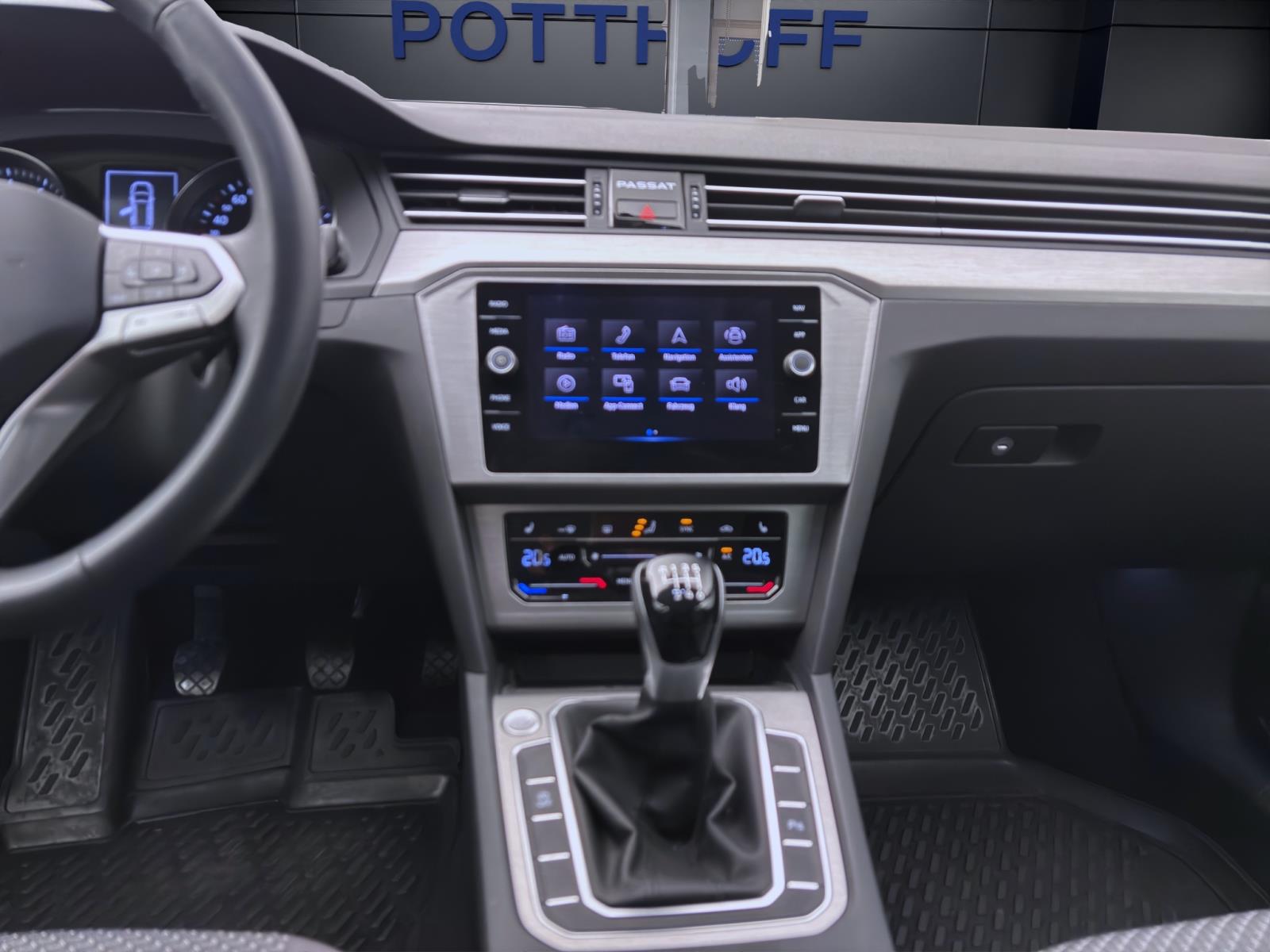Volkswagen Passat Variant 1.5 TSI NAVI KAMERA SITZHZG PDC