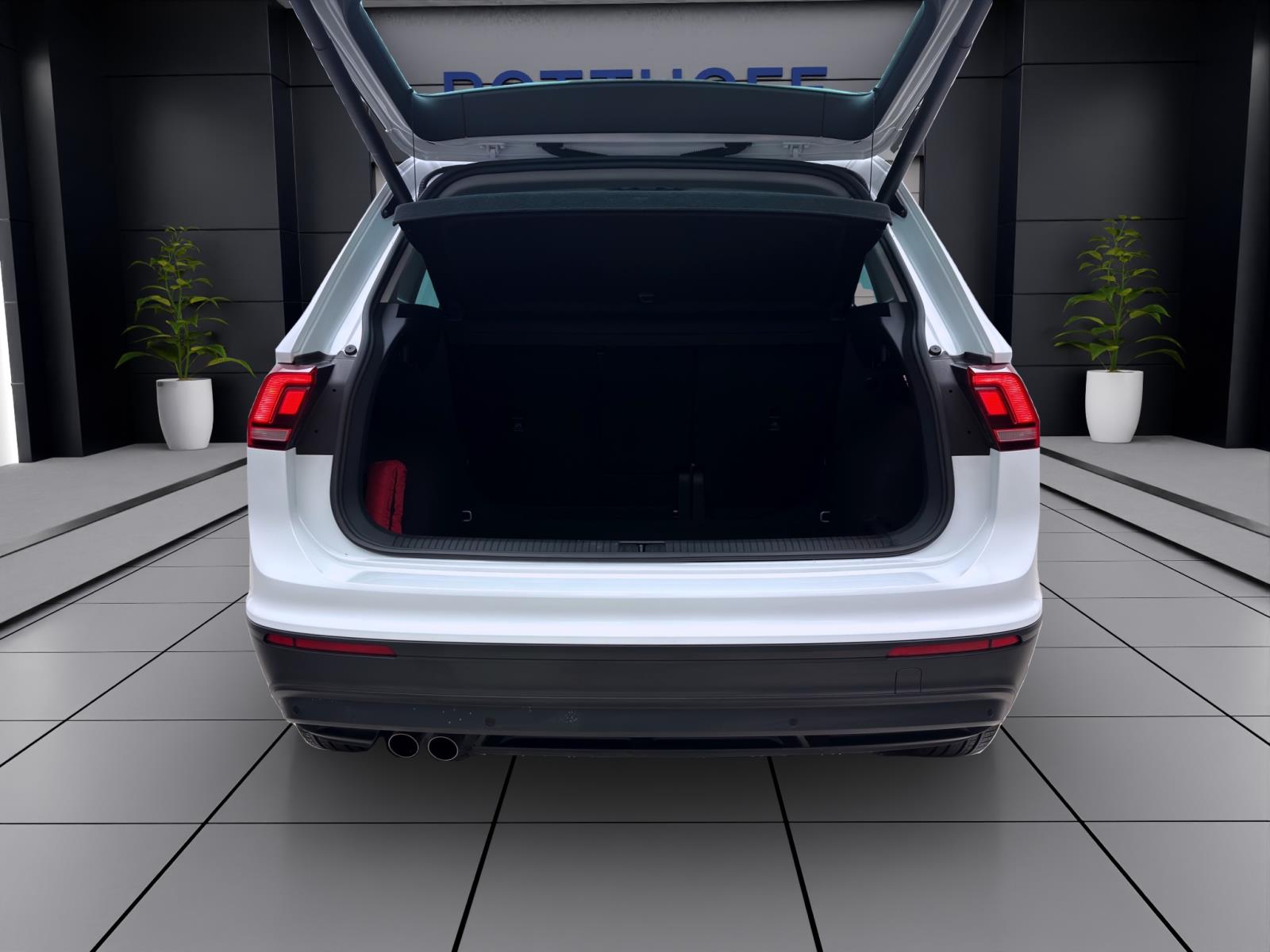 Volkswagen Tiguan 1.5 TSI COMFORTLINE NAVI AHK KAMERA PDC