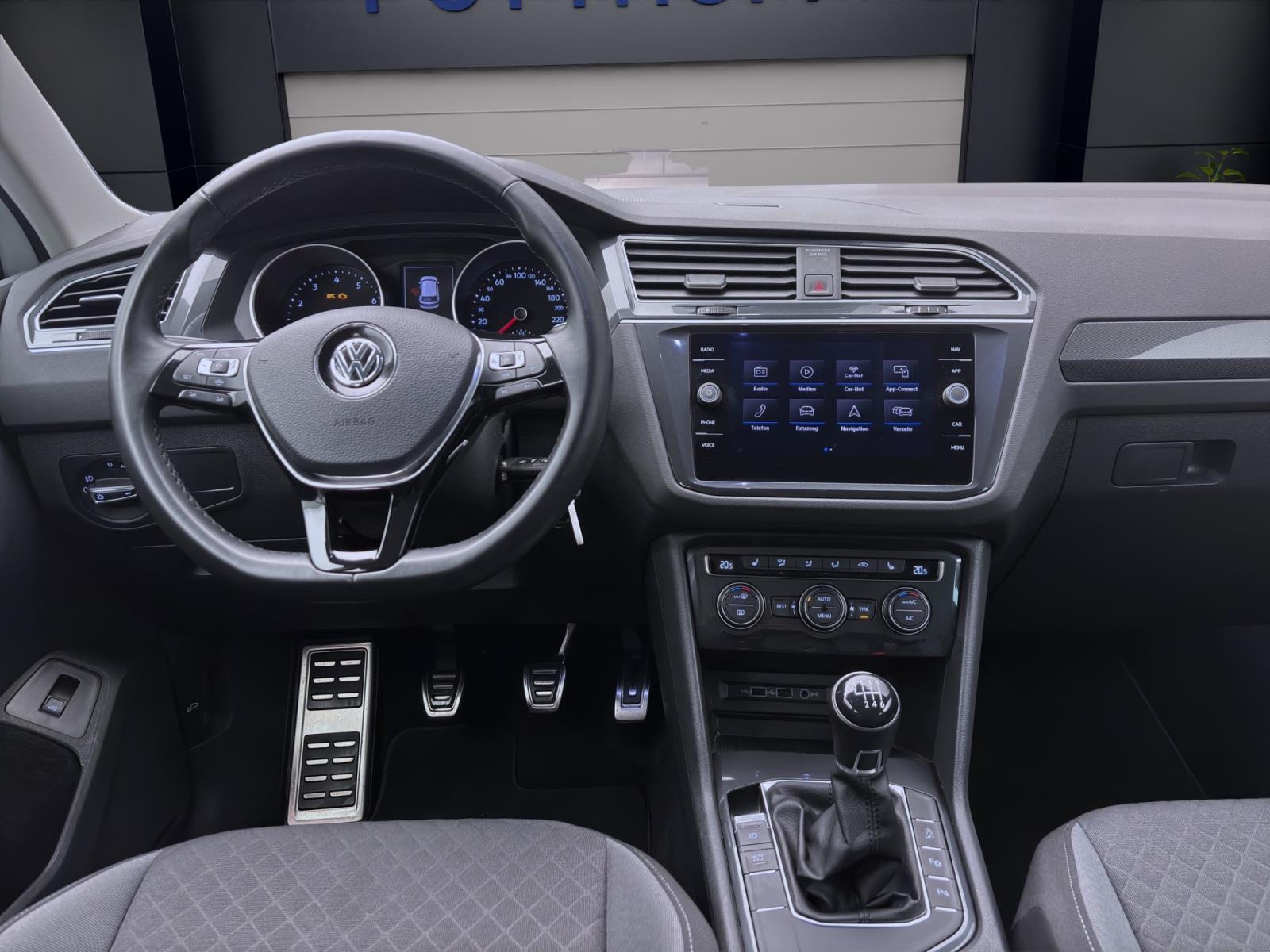 Volkswagen Tiguan 1.5 TSI COMFORTLINE NAVI AHK KAMERA PDC