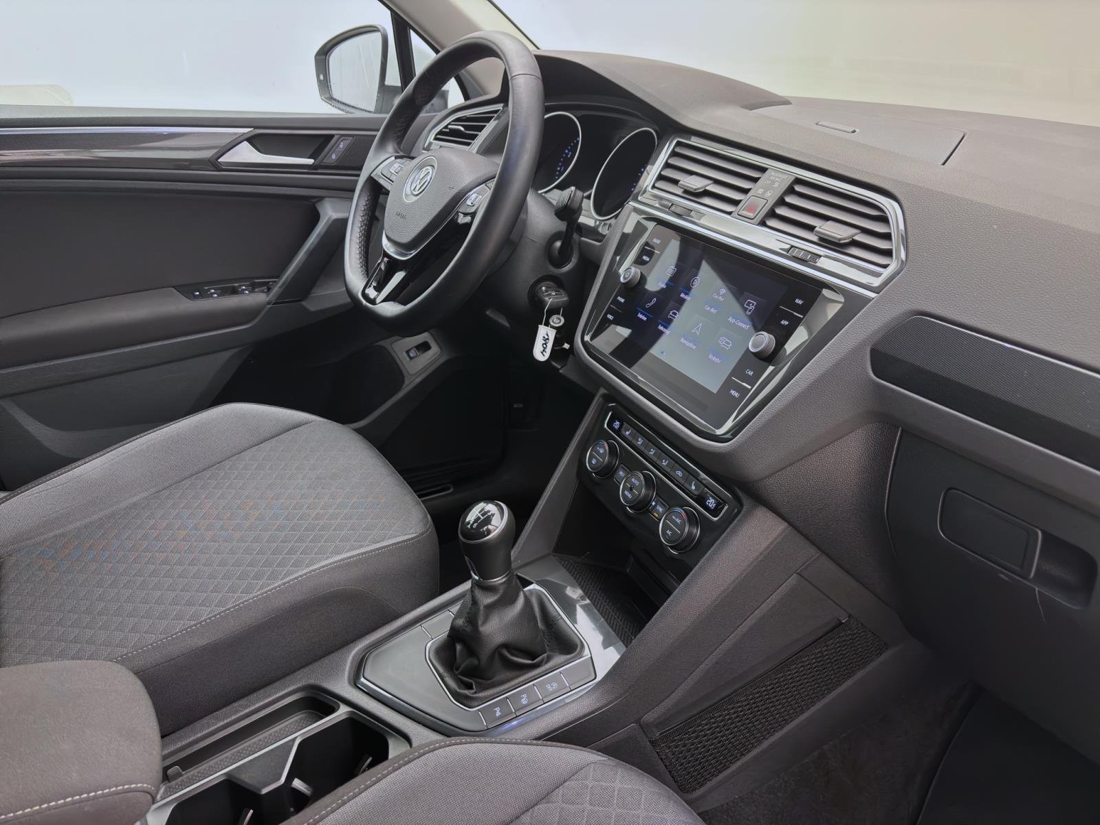 Volkswagen Tiguan 1.5 TSI COMFORTLINE NAVI AHK KAMERA PDC