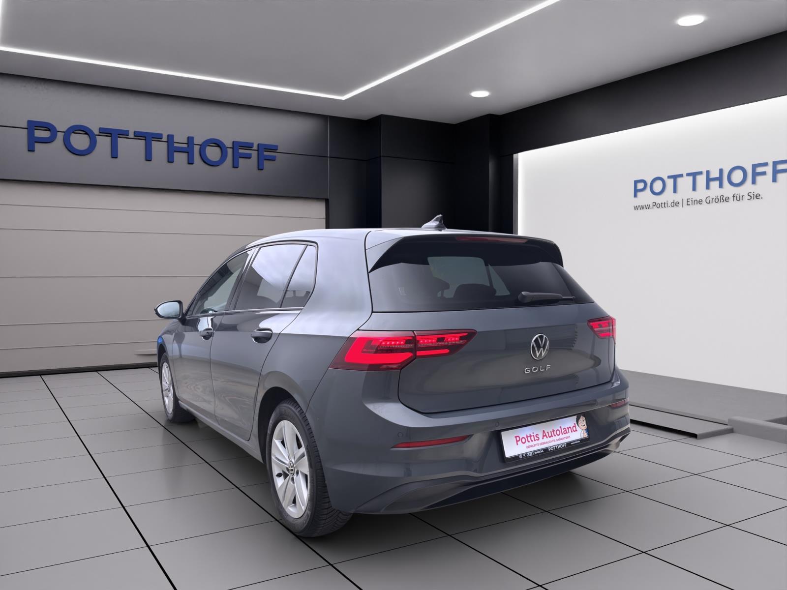 Volkswagen Golf 1.5 TSI LIFE IQ.LIGHT NAVI SITZHZG