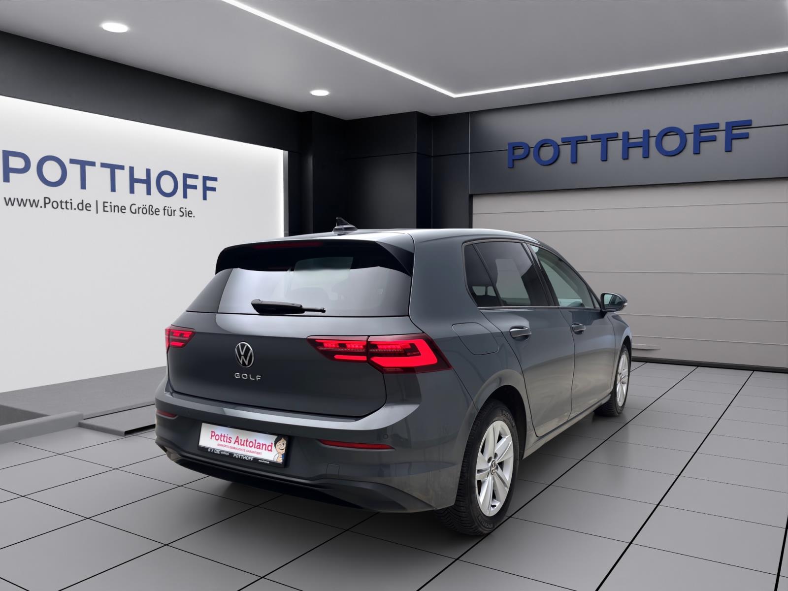 Volkswagen Golf 1.5 TSI LIFE IQ.LIGHT NAVI SITZHZG