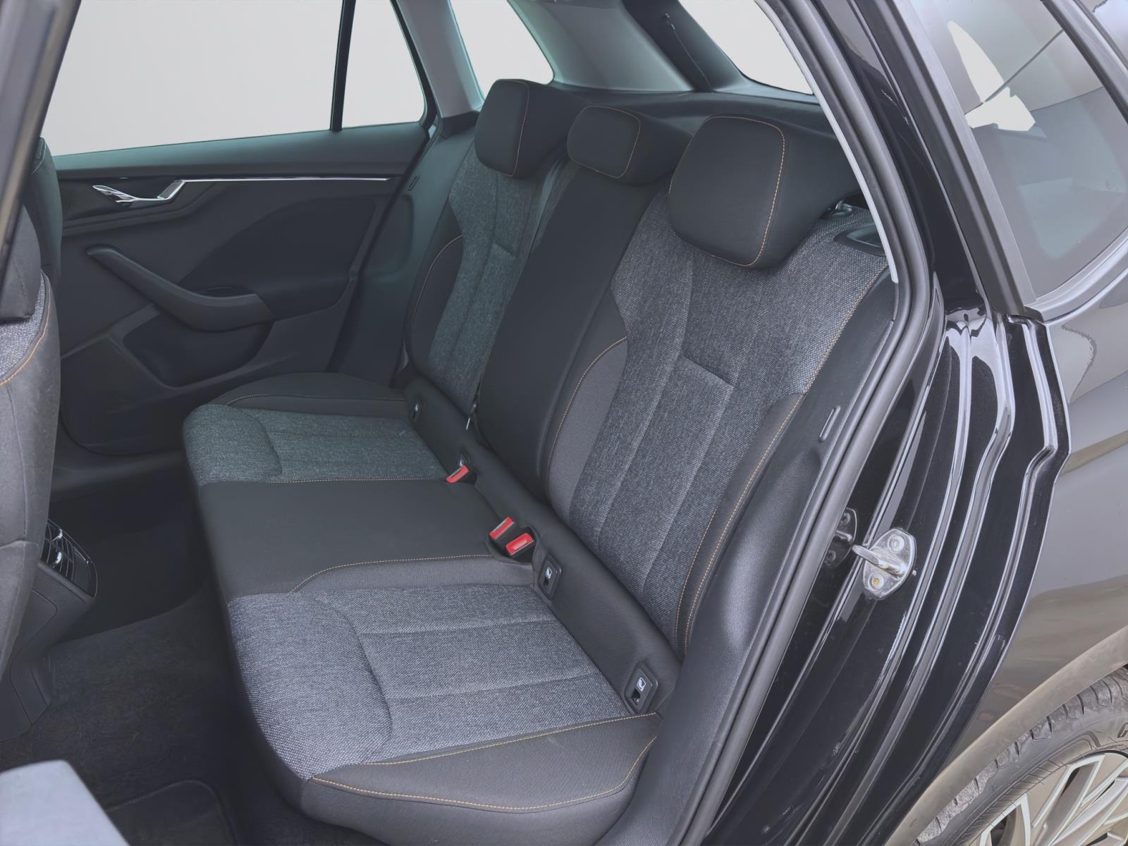 Skoda Kamiq 1.5 TSI DSG CLEVER AHK PDC LED NAVI