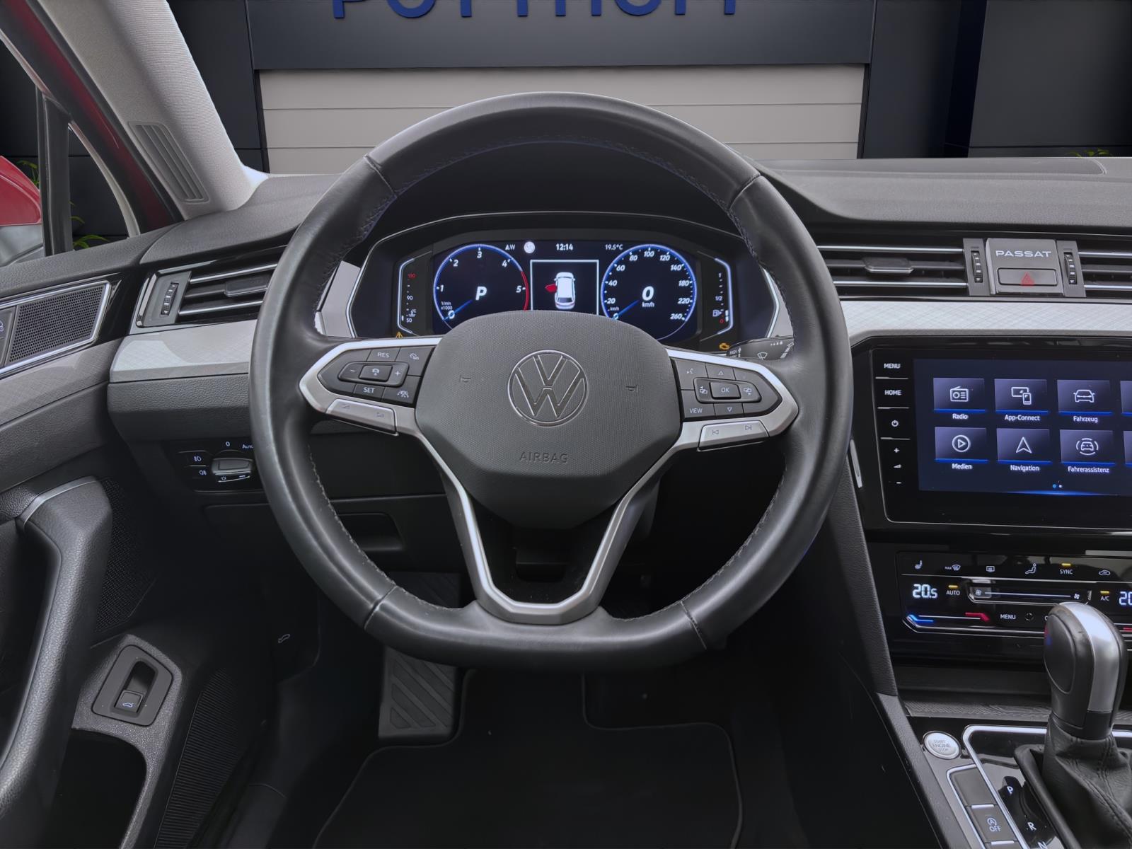 Volkswagen Passat Variant 2.0 TDI DSG BUSINESS NAVI KAMERA PDC LED