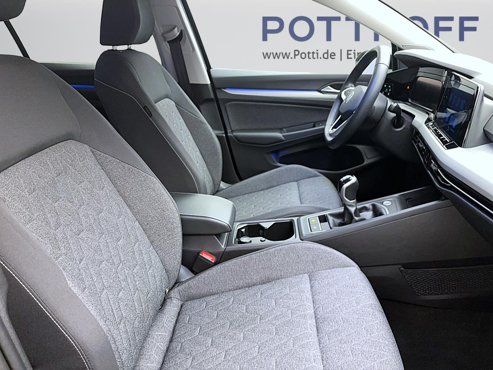 Volkswagen Golf 1.5 TSI MOVE NAVI LED ACC SITZHZG