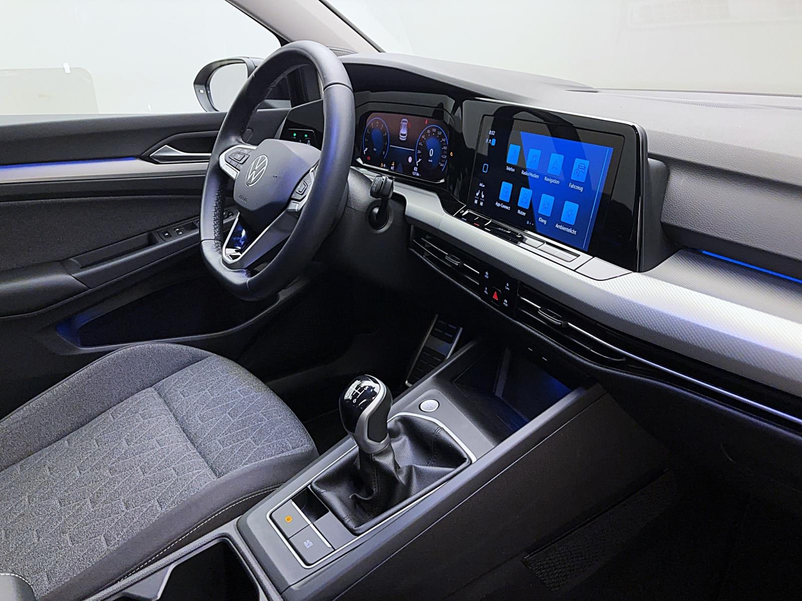 Volkswagen Golf 1.5 TSI MOVE NAVI LED ACC SITZHZG