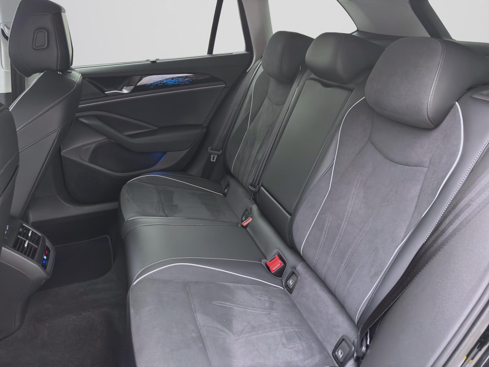 Volkswagen Passat Variant 2.0 TDI DSG ELEGANCE AHK NAVI KAMERA