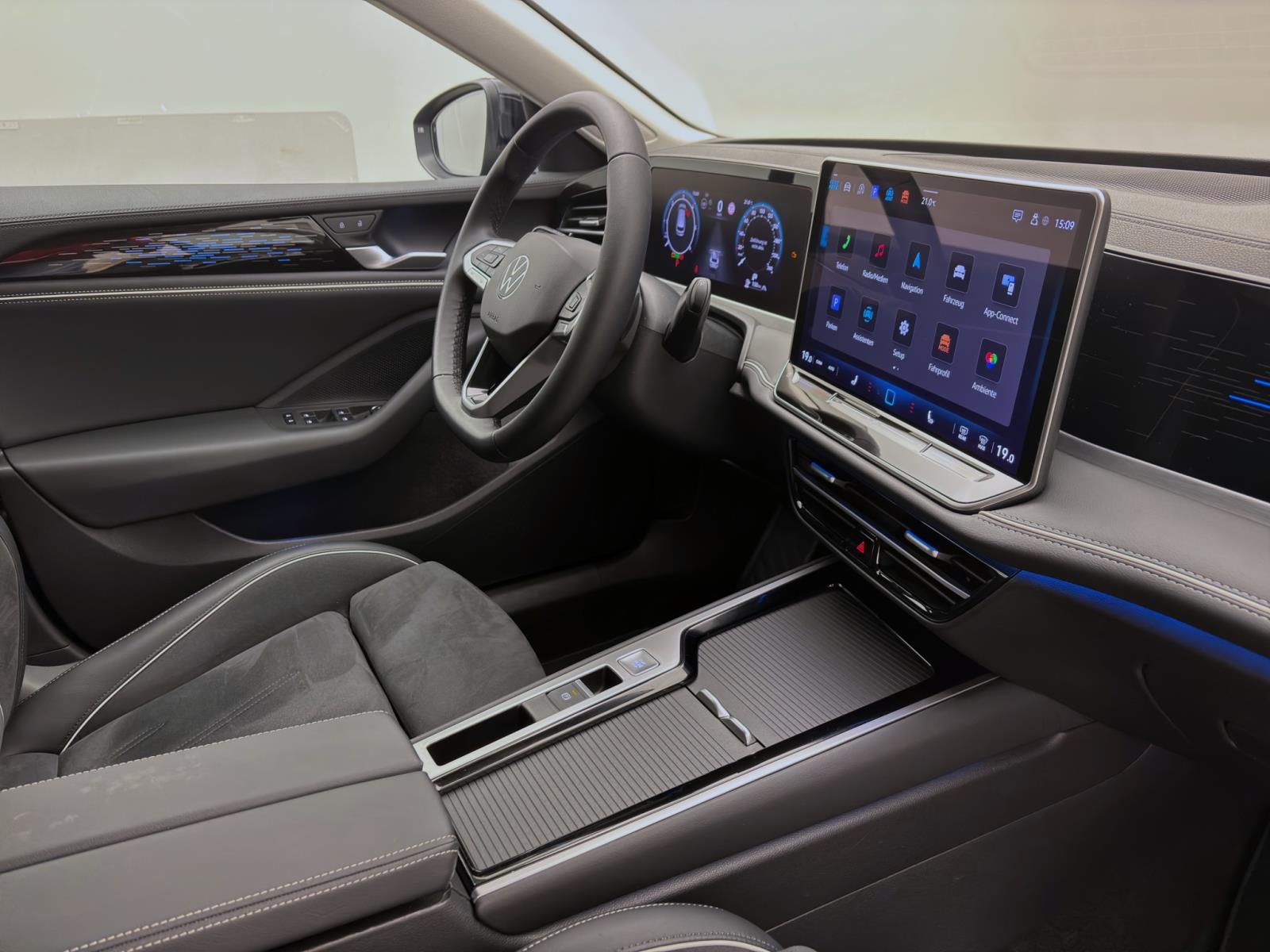 Volkswagen Passat Variant 2.0 TDI DSG ELEGANCE AHK NAVI KAMERA