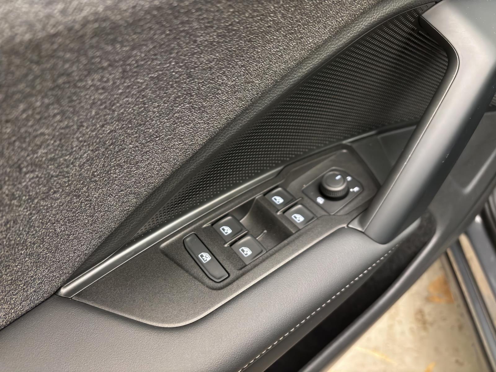 Volkswagen Tiguan 1.5 eTSI DSG NAVI AHK KAMERA PDC