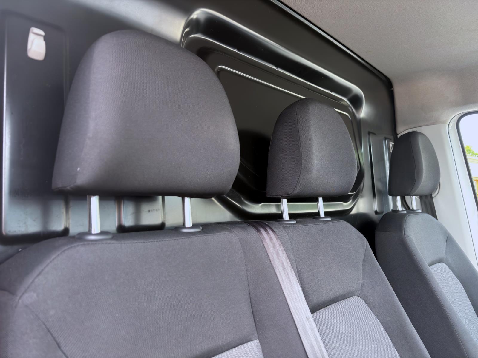 Bild 14: Volkswagen Crafter Kasten 30 TDI MITTEL ND BLUETOOTH DOPPELSITBANK