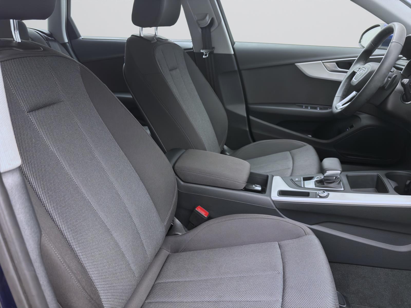 Audi A4 Avant 35 TDI BUSINESS STDHZG LM17 NAVI PDC