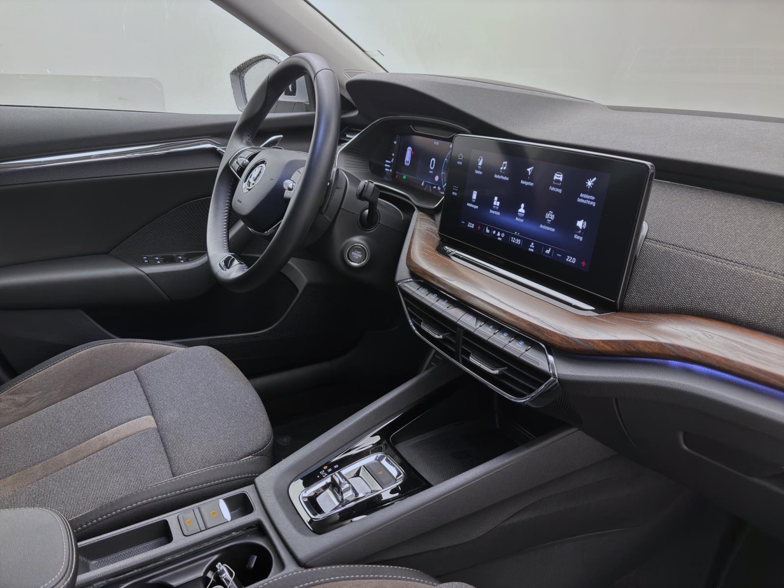 Skoda Octavia Combi 1.5 eTSI DSG SCOUT LM18 NAVI MATRIX PDC