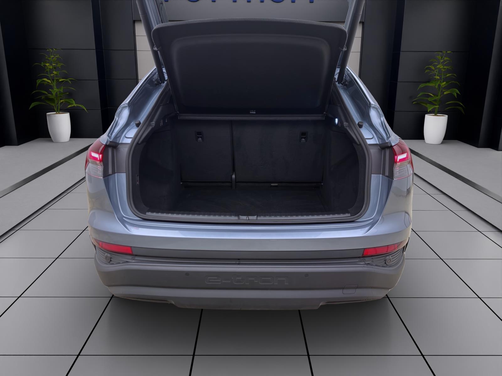 Audi Q4 e-tron Sportback 45 PDC KAMERA NAVI LM20
