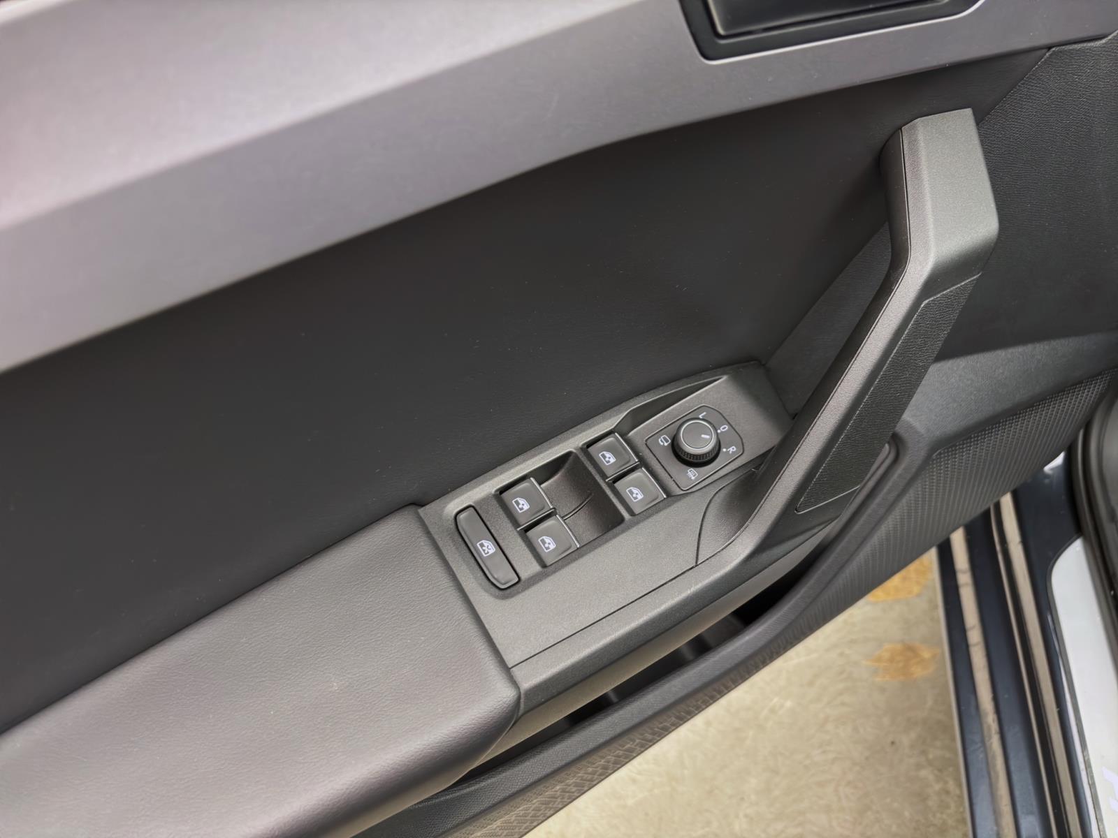 Seat Leon 1.4 TSI eHybrid DSG FR NAVI LED KAMERA SITZHZG